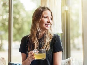 6 Waktu yang Tepat Minum Teh Hijau agar Manfaatnya Maksimal 6 Waktu yang Tepat Minum Teh Hijau agar Manfaatnya Maksimal