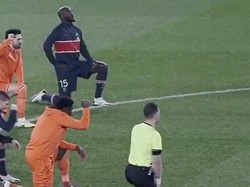 Bawa Pesan Anti-Rasialisme, Neymar cs Berlutut Saat Laga PSG Vs Istanbul