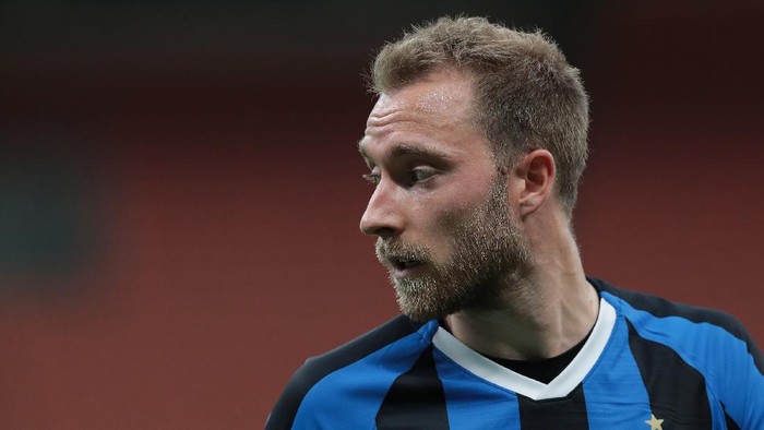 MILAN, ITALY - JUNE 24:  Christian Eriksen of FC Internazionale looks on during the Serie A match between FC Internazionale and US Sassuolo at Stadio Giuseppe Meazza on June 24, 2020 in Milan, Italy.  (Photo by Emilio Andreoli/Getty Images)