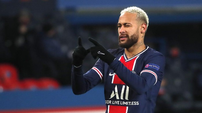 PSGs Neymar celebrates after scoring his sides fourth goal during the Champions League group H soccer match between Paris Saint Germain and Istanbul Basaksehir at the Parc des Princes stadium in Paris, France, Wednesday, Dec. 9, 2020. (AP Photo/Francois Mori)