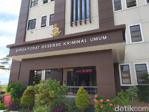 Diperiksa Kasus Megamendung Hari Ini, Habib Rizieq Belum Nampak di Polda Jabar Diperiksa Kasus Megamendung Hari Ini, Habib Rizieq Belum Nampak di Polda Jabar