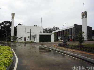 Indahnya Keberagaman, Gereja-Masjid di PLBN Aruk Berdiri Berdampingan