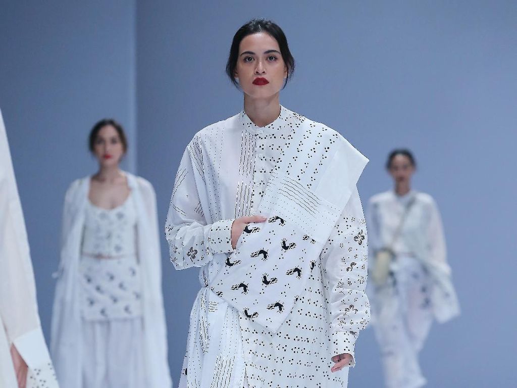 Jakarta Fashion Week Hadir di Metaverse, Ini Untungnya Bagi Desainer Jakarta Fashion Week Hadir di Metaverse, Ini Untungnya Bagi Desainer