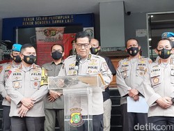 Ada Jeda untuk Azan di Konferensi Pers Penetapan HRS Tersangka