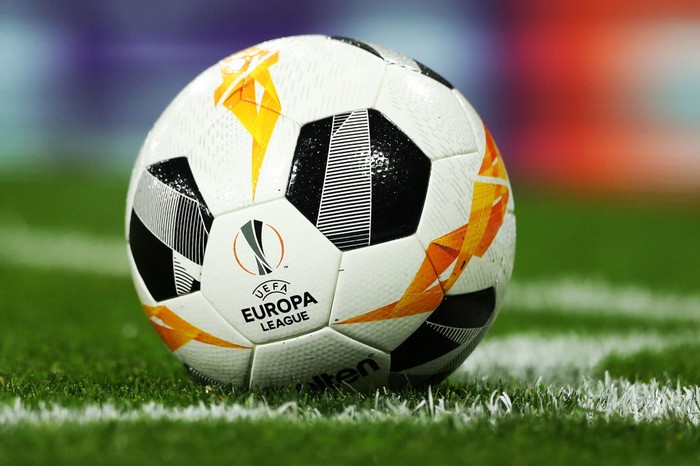 LONDON, ENGLAND - OCTOBER 24: A UEFA Europa League logo is pictured on the match ball during the UEFA Europa League group F match between Arsenal FC and Vitoria Guimaraes at Emirates Stadium on October 24, 2019 in London, United Kingdom. (Photo by Naomi Baker/Getty Images)