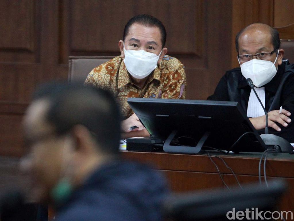 Djoko Tjanda Mengaku Sudah Lunasi Fee Pengacara ke Anita Kolopaking Djoko Tjanda Mengaku Sudah Lunasi Fee Pengacara ke Anita Kolopaking