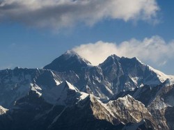 Virus Corona Capai Gunung Everest!