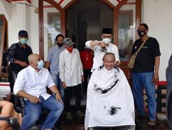 Penerusnya Menang Lawan Kotak Kosong, Bupati Ngawi Cukur Gundul Ony-Antok