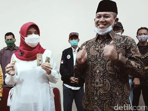 Paslon Tunggal Kebumen Klaim Menang: Tak Ada Lagi Asri-Koko Paslon Tunggal Kebumen Klaim Menang: Tak Ada Lagi Asri-Koko
