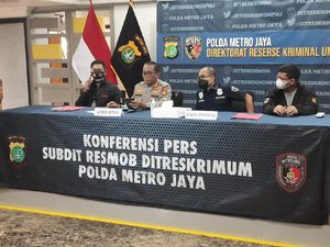 Polisi Ungkap Awal Perkenalan Manusia Silver dengan Korban Mutilasi Polisi Ungkap Awal Perkenalan Manusia Silver dengan Korban Mutilasi