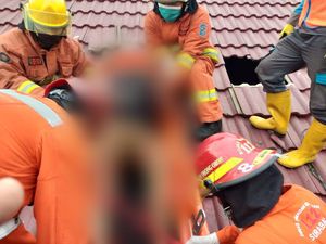 Warga Surabaya Tewas Tersetrum di Genting Warga Surabaya Tewas Tersetrum di Genting