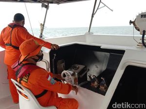 Tim SAR Cari Keberadaan Kapal Nelayan Indramayu yang Hilang Kontak Tim SAR Cari Keberadaan Kapal Nelayan Indramayu yang Hilang Kontak