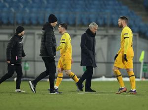 Liga Europa: Spurs Juara Grup atau Tidak, Sama Saja buat Mourinho