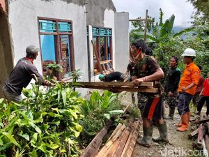 Banjarnegara Masih Rawan Tanah Gerak, Ratusan Warga Mengungsi Banjarnegara Masih Rawan Tanah Gerak, Ratusan Warga Mengungsi