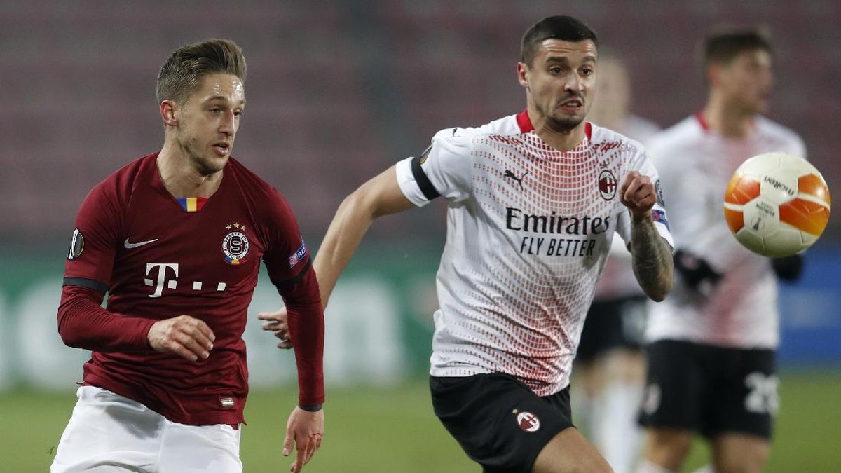 Sparta Praha vs AC Milan berakhir dengan kemenangan Rossoneri. (Foto: AP/Petr David Josek)