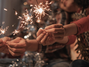 5 Ide Seru Rayakan Momen Tahun Baru di Rumah