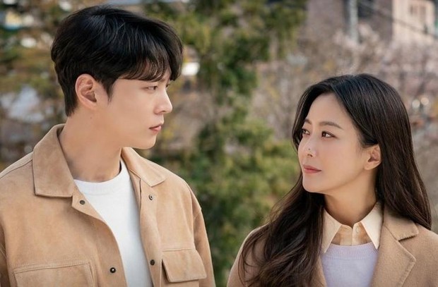 Alice/instagram.com/sbsdrama.official Alice/instagram.com berhasil meraih rating tinggi 8.8/sbsdrama.official