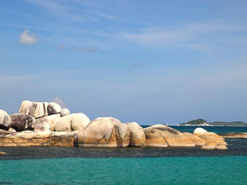 Celebrity on Vacation: Keliling Pulau-pulau di Belitung Celebrity on Vacation: Keliling Pulau-pulau di Belitung