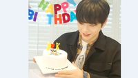 Bertambah Usia, Ini Pose Menggemaskan Kang Daniel dengan Kue Ulang Tahun
