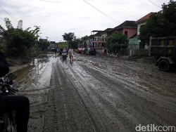 Sepekan Pascabanjir di Medan, Lumpur di Tanjung Selamat Masih Tebal