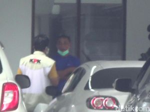 Penyidik KPK Geledah Rumah Pengusaha di Ciamis, Kaitan Korupsi Banjar?