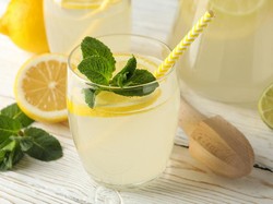 5 Minuman Favorit Ini Ternyata Mengandung Gula Setara Soda!