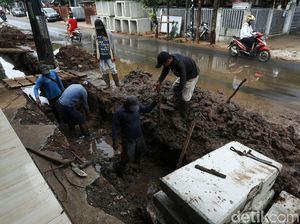 Masuk Musim Hujan, Saluran Air di Pinang Ranti Dibenahi