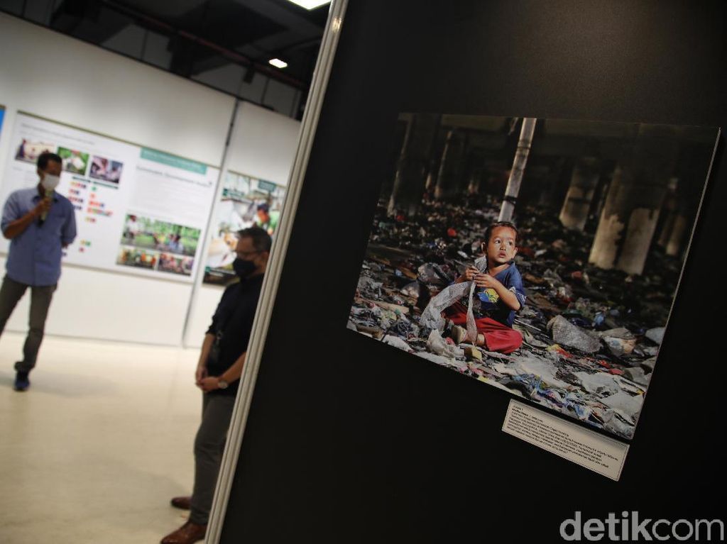 Melihat Karya Juara Lomba Foto Stunting Indonesia