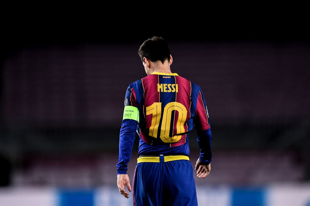 BARCELONA, SPAIN - DECEMBER 08: Lionel Messi of FC Barcelona shows his dejection during the UEFA Champions League Group G stage match between FC Barcelona and Juventus at Camp Nou on December 08, 2020 in Barcelona, Spain. Sporting stadiums around Spain remain under strict restrictions due to the Coronavirus Pandemic as Government social distancing laws prohibit fans inside venues resulting in games being played behind closed doors. (Photo by David Ramos/Getty Images)