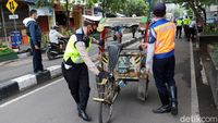 Becak Mangkal Sembarangan Ditertibkan