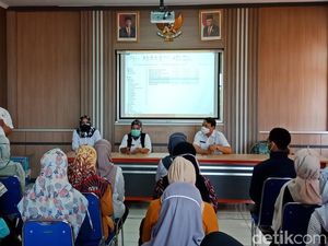 Puluhan Nakes di Kuningan Dilatih Penyuntikan Vaksin COVID-19