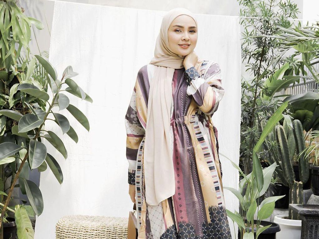 Tren Hijab 2021 Menurut Ria Miranda: Pashmina Comeback Tren Hijab 2021 Menurut Ria Miranda: Pashmina Comeback