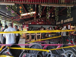 Langgar Jam Operasional, Waroeng Brothers: Lagi Transaksi Penutupan