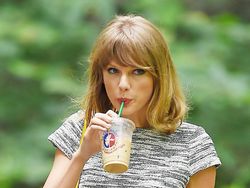 7 Selebriti Dunia Ini Penggemar Berat Kopi, Intip Kopi Favoritnya!