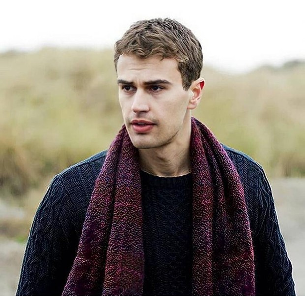 Theo James/source:instagram.com/theojamesfb Theo James/source:instagram.com/theojamesfb