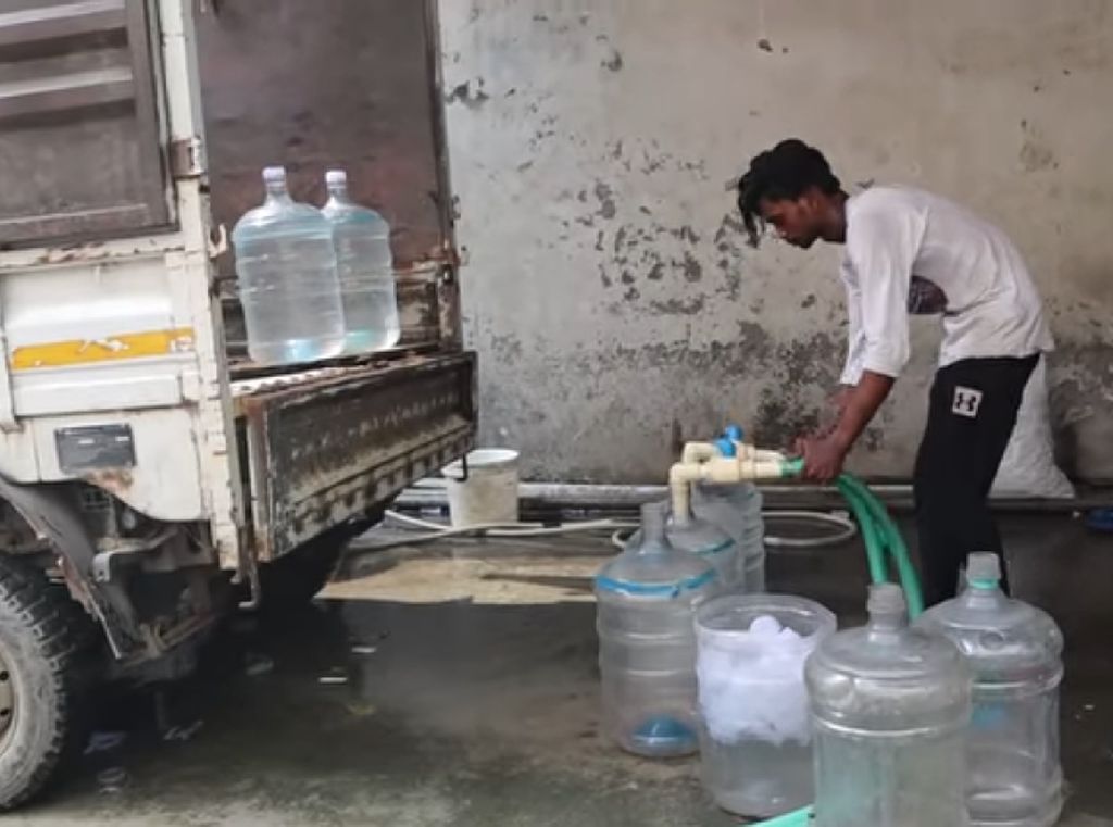Begini Proses Isi Ulang Air Minum di India, Netizen Bersyukur Tinggal di Indonesia