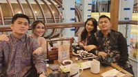 Serunya Ayu Ting Ting dan Adit Jayusman Saat Makan Bareng
