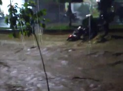 Hujan Deras Guyur Magetan, Banjir Terjang Pasar Sayur