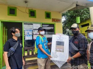 Persiapan TPS di Surabaya yang Akan Gelar Coblosan Ulang Persiapan TPS di Surabaya yang Akan Gelar Coblosan Ulang