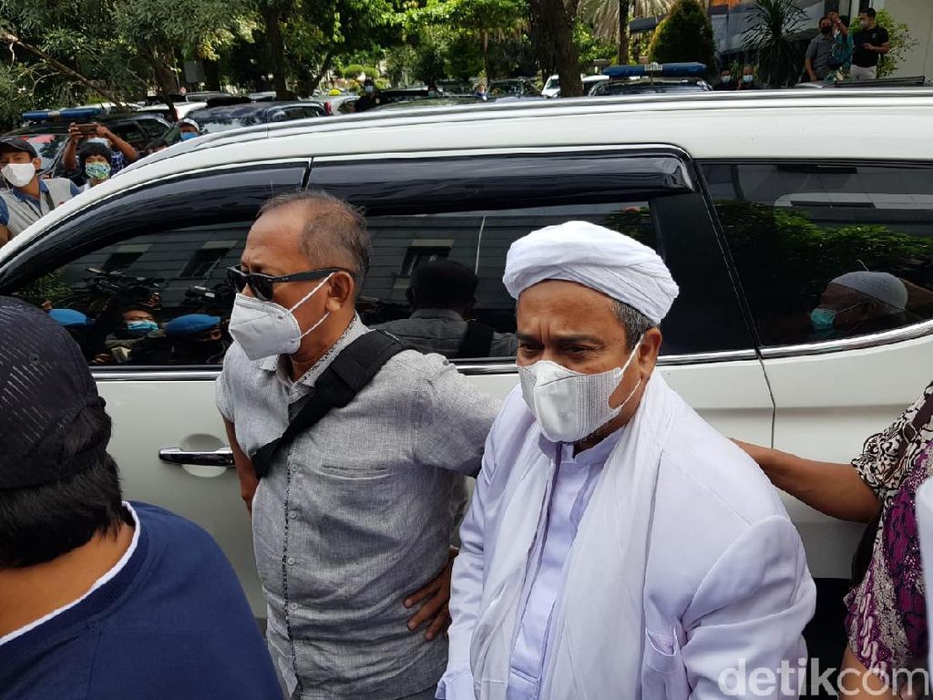 Kecuali Dirut RS Ummi, Ini 7 Tersangka yang Ditahan Jaksa terkait Kasus HRS Kecuali Dirut RS Ummi, Ini 7 Tersangka yang Ditahan Jaksa terkait Kasus HRS