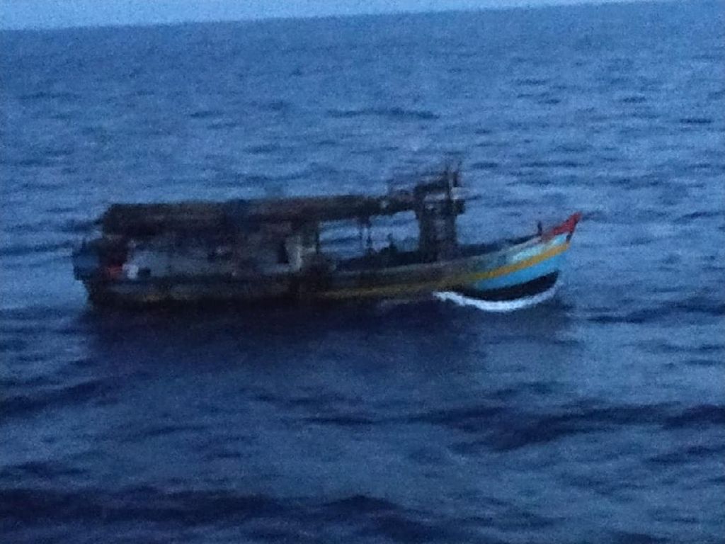 Bakamla Tangkap Kapal Ikan Vietnam Curi Ikan di Perairan Natuna Bakamla Tangkap Kapal Ikan Vietnam Curi Ikan di Perairan Natuna