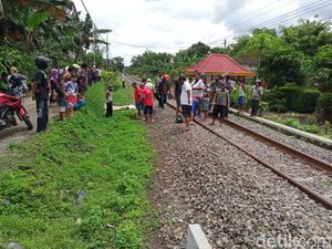Tak Dengar Peluit, Nenek di Blitar Tewas Tertabrak Kereta