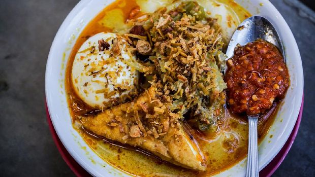 Lontong sayur
