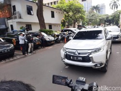 Habib Rizieq Tiba di Polda Metro Jaya Pakai Mobil B 1 FPI Lagi
