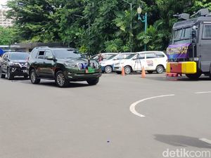 Jelang Pemeriksaan Habib Rizieq, Pangdam Jaya Tiba di Polda Metro