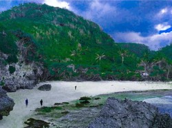 Pantai Krokoh Gunungkidul: Daya Tarik, Harga Tiket dan Rute Perjalanannya