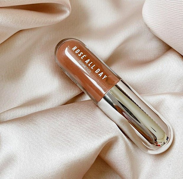 Rose All Day Lip Gloss/Foto : instagram.com/roseallday.co Rose All Day Lip Gloss