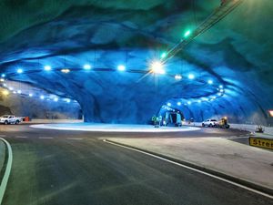 Canggih dan Indah, Terowongan Bawah Laut Ini Mirip Dunia Lain
