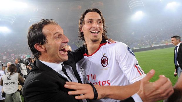 ROME, ITALY - MAY 07:  Massimiliano Allegri head coach of Milan and Zlatan Ibrahimovic of Milan celebrate the victory after the Serie A match between AS Roma and AC Milan at Stadio Olimpico on May 7, 2011 in Rome, Italy.  (Photo by Giuseppe Bellini/Getty Images)