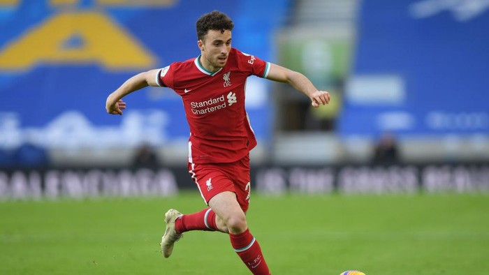 BRIGHTON, ENGLAND - NOVEMBER 28: Diogo Jota of Liverpool in action during the Premier League match between Brighton & Hove Albion and Liverpool at American Express Community Stadium on November 28, 2020 in Brighton, England. Sporting stadiums around the UK remain under strict restrictions due to the Coronavirus Pandemic as Government social distancing laws prohibit fans inside venues resulting in games being played behind closed doors. (Photo by Mike Hewitt/Getty Images)